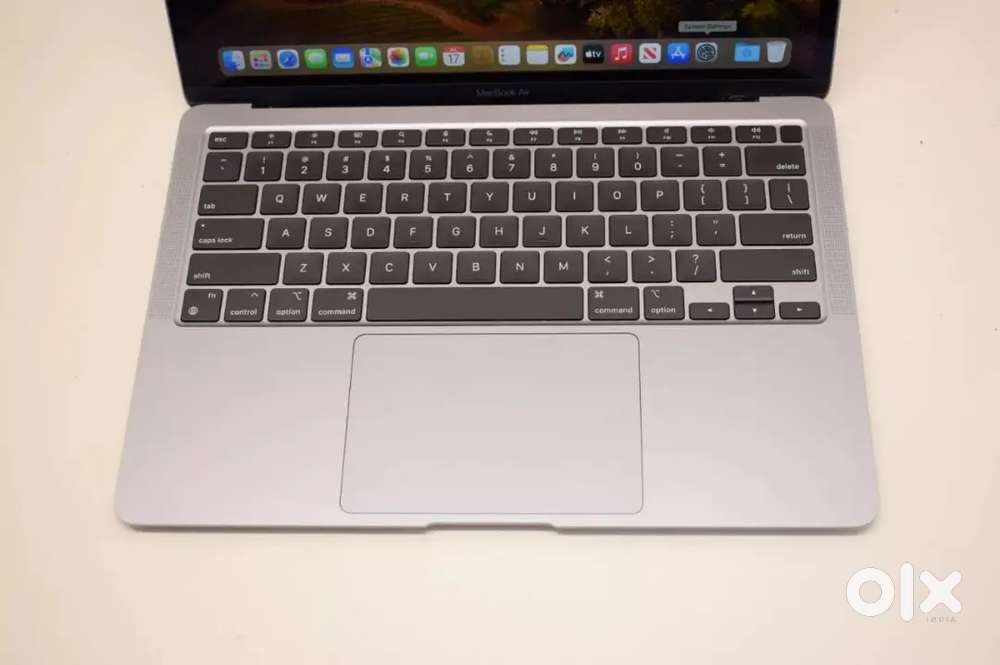 2020 Apple MacBook Air 13.3 M1 3.2GHz 8GB RAM 256GB SSD Space Gray