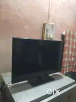 LCD TV 32 INCH