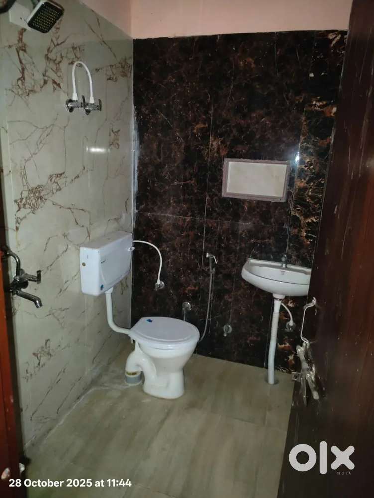 Independent floor for rent Ansal town Agra