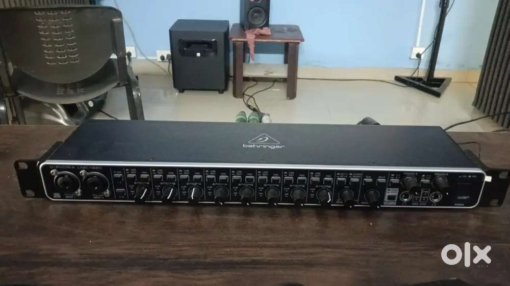 Behringer uphorio sound card 8in, 8 out