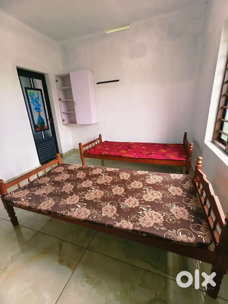 For bachelors 2 bhk upstair house rent in Kakkanad near csez