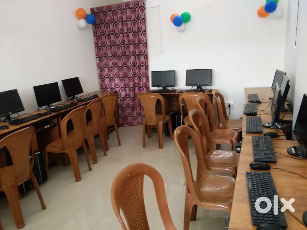 Computer table