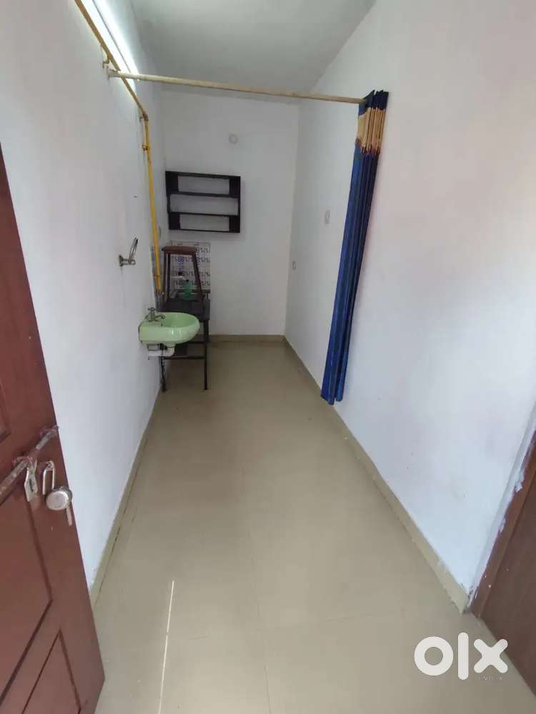 1 BHK for rent near Palarivattom bachelors