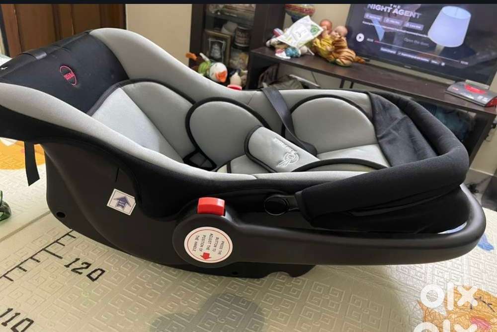 Brand new unusee baby Car Seat