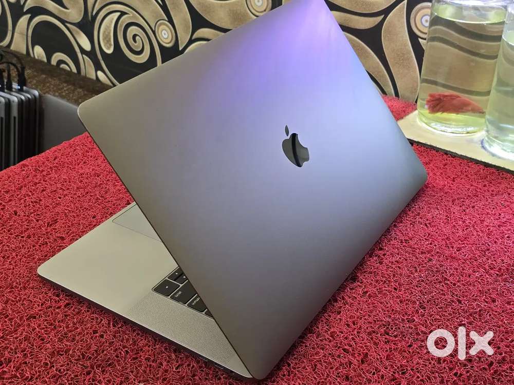 Apple Macbook Pro i7/16/256gb SSD 5.5gb Graphics 15inch Retina Display