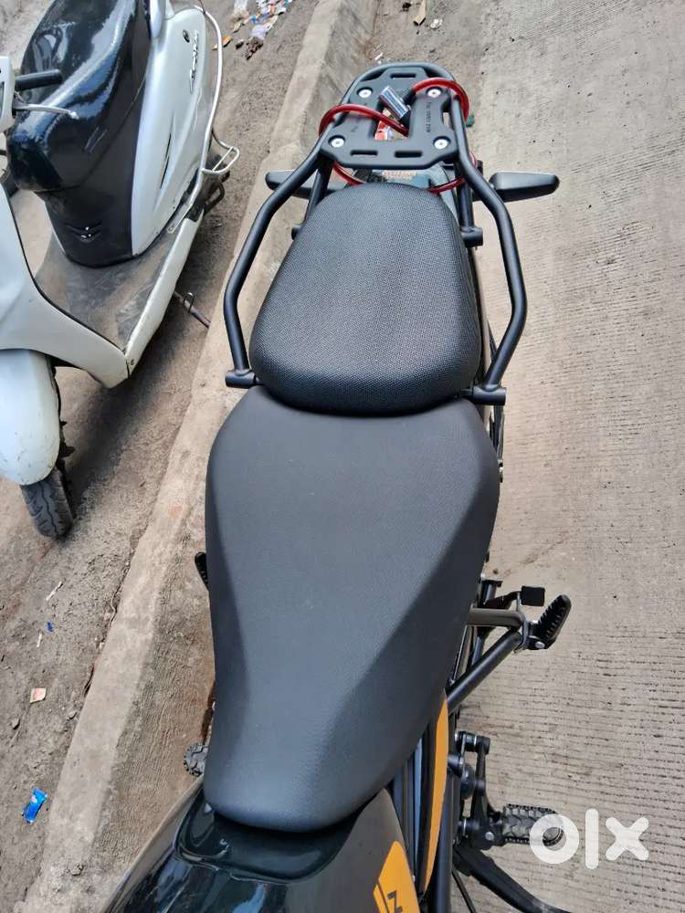 Himalayan 450 stock seat