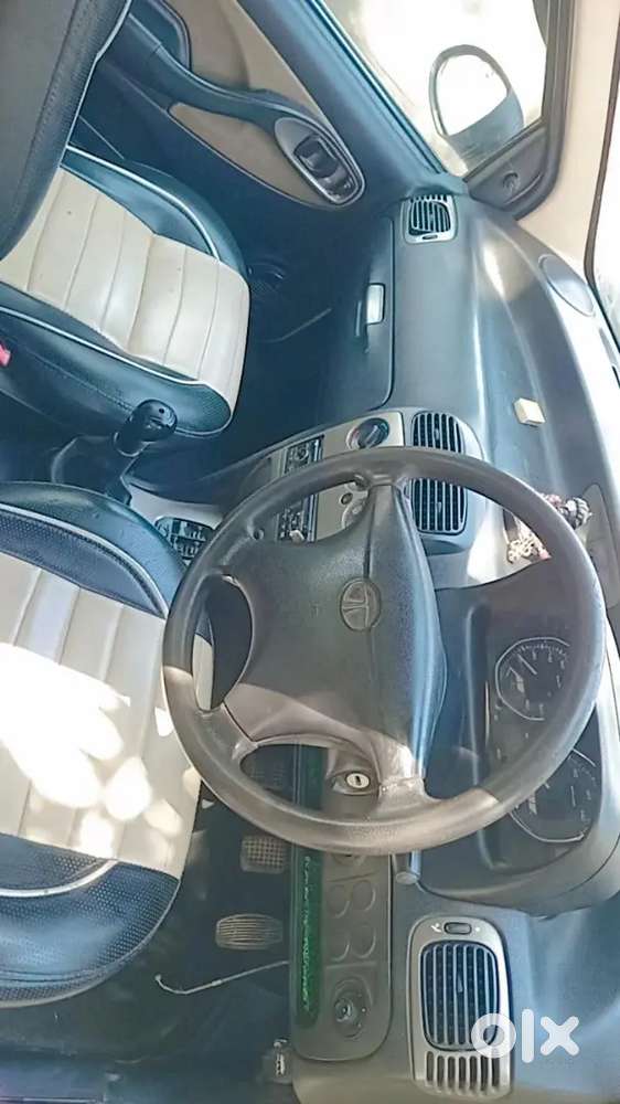 अपनी कार बेच रहा हूँ
