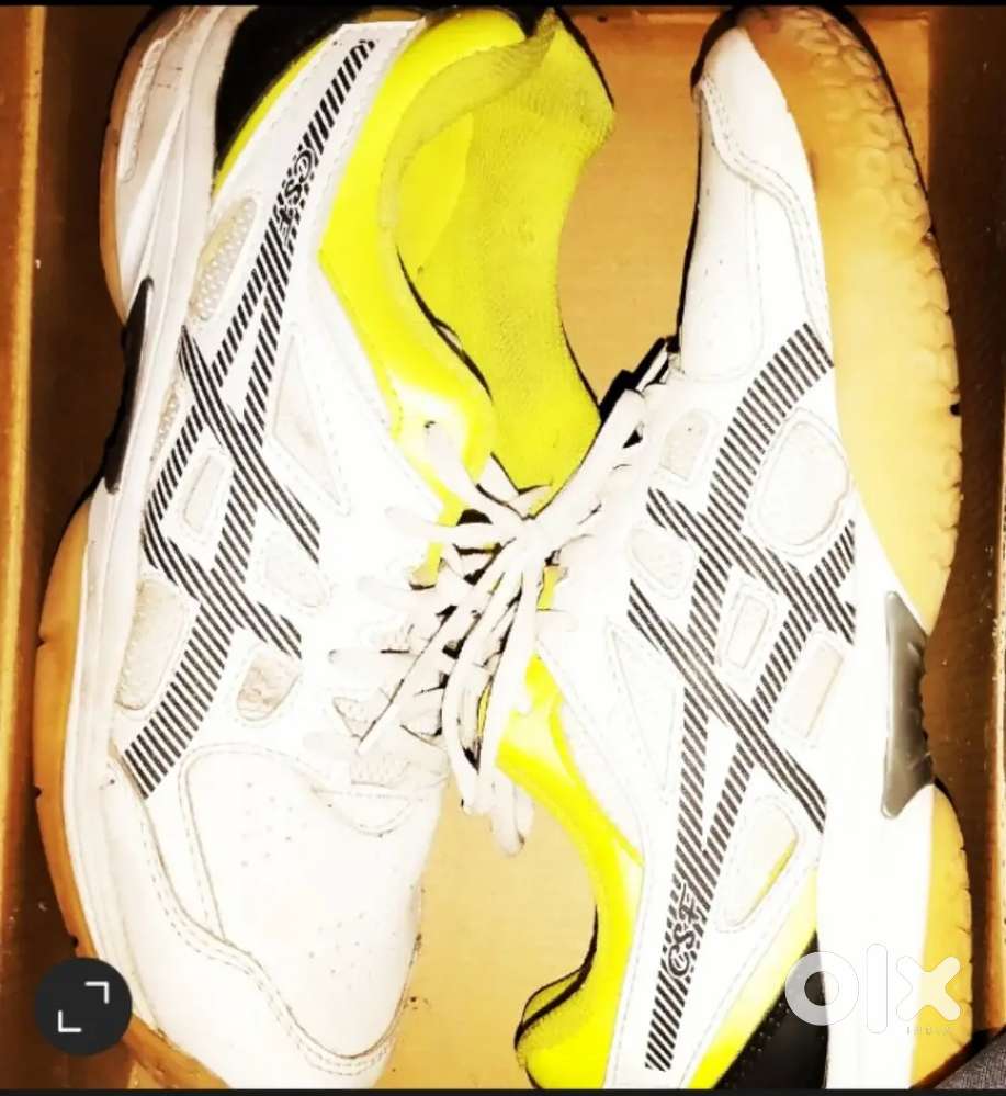 Badminton Shoes in new condition {Size- 12.5} (31 cm long)