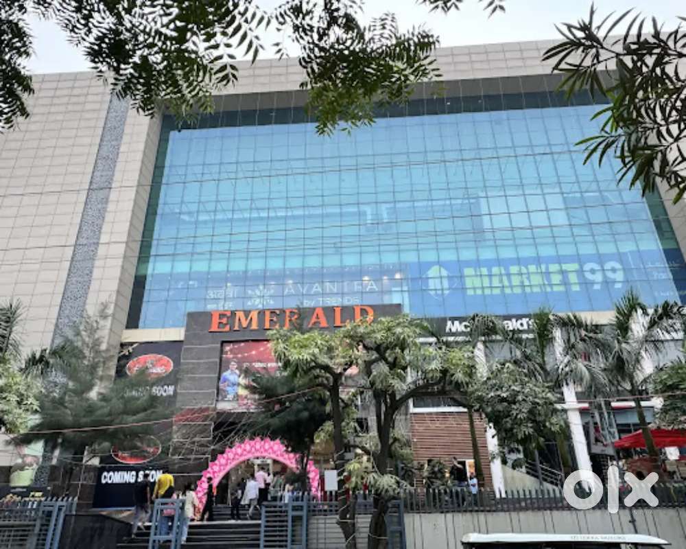(EMERALD MALL) VACANCIES AVAILABLE IN LUCKNOW APPLY NOW