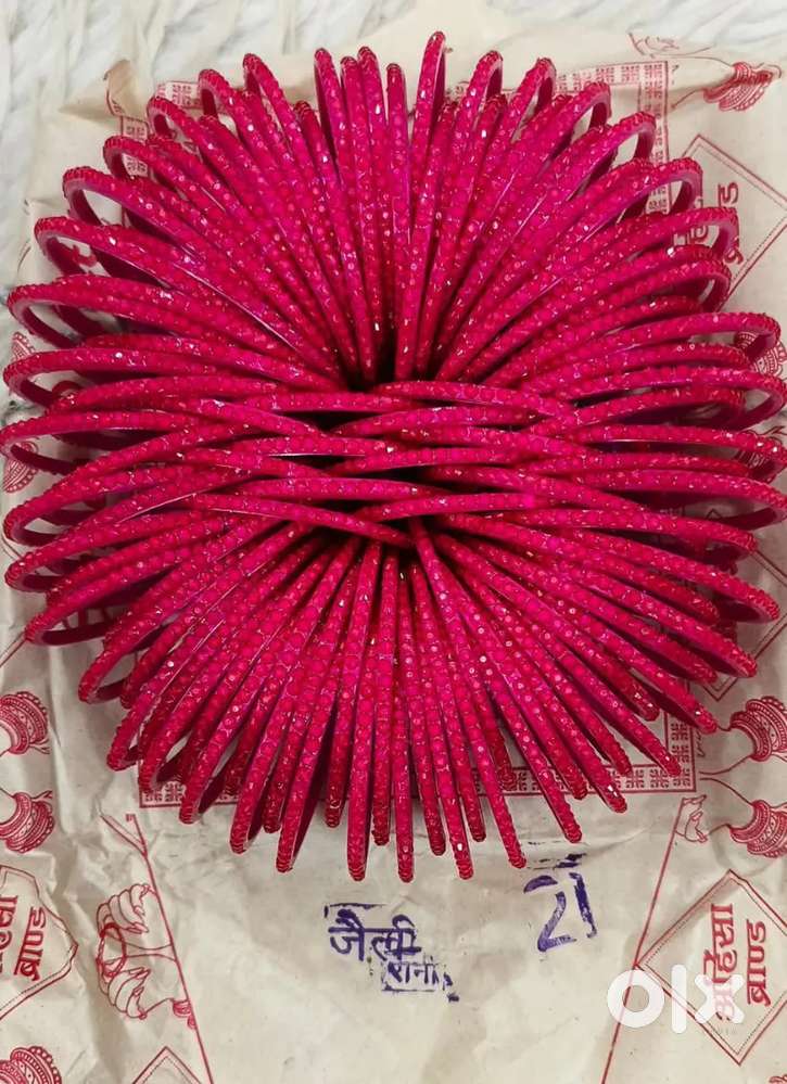 Wholesale Bangle store working