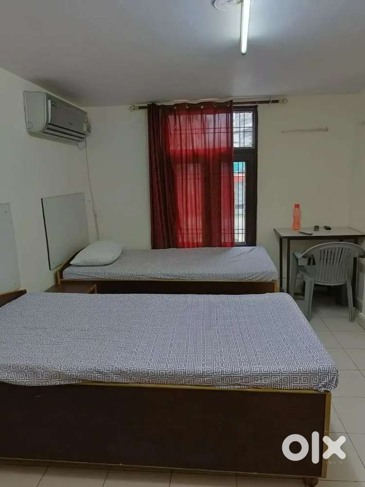 Executive class sharing AC pg room for working boys