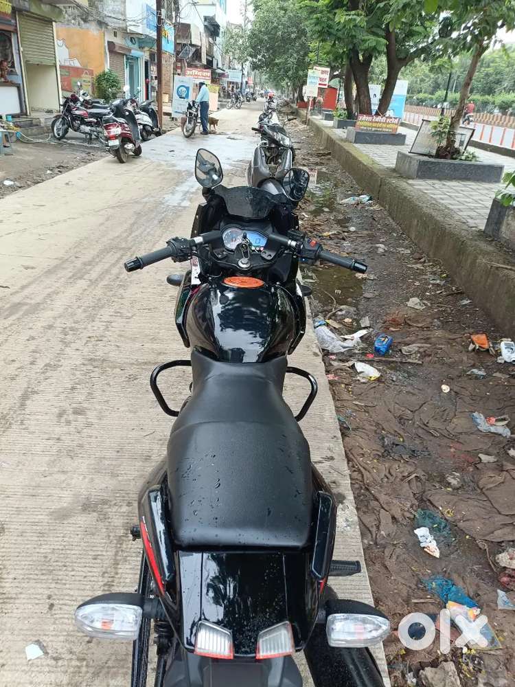 Pulsar 220