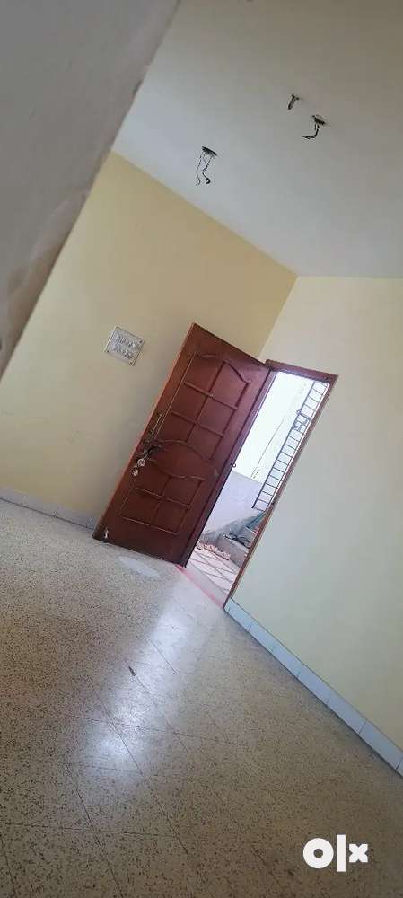 2bhk flat only for bachelors 3rd floor no lift omkar nagar