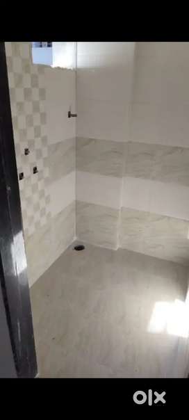 Resale flat urgent base sale 32 lakh negotiable