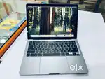 Apple Macbook Pro A2251  I7, 32 GB  500 GB SSD