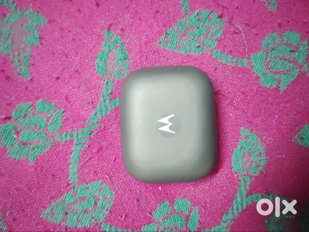 Motorola earbuds