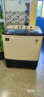 SAMSUMG WASHING MACHIN 9.5 KG