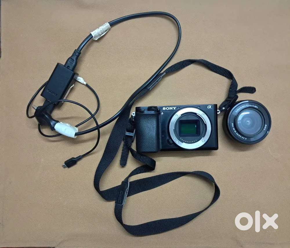 Sony A 6100 mirrorless camera(URGENT SALE)