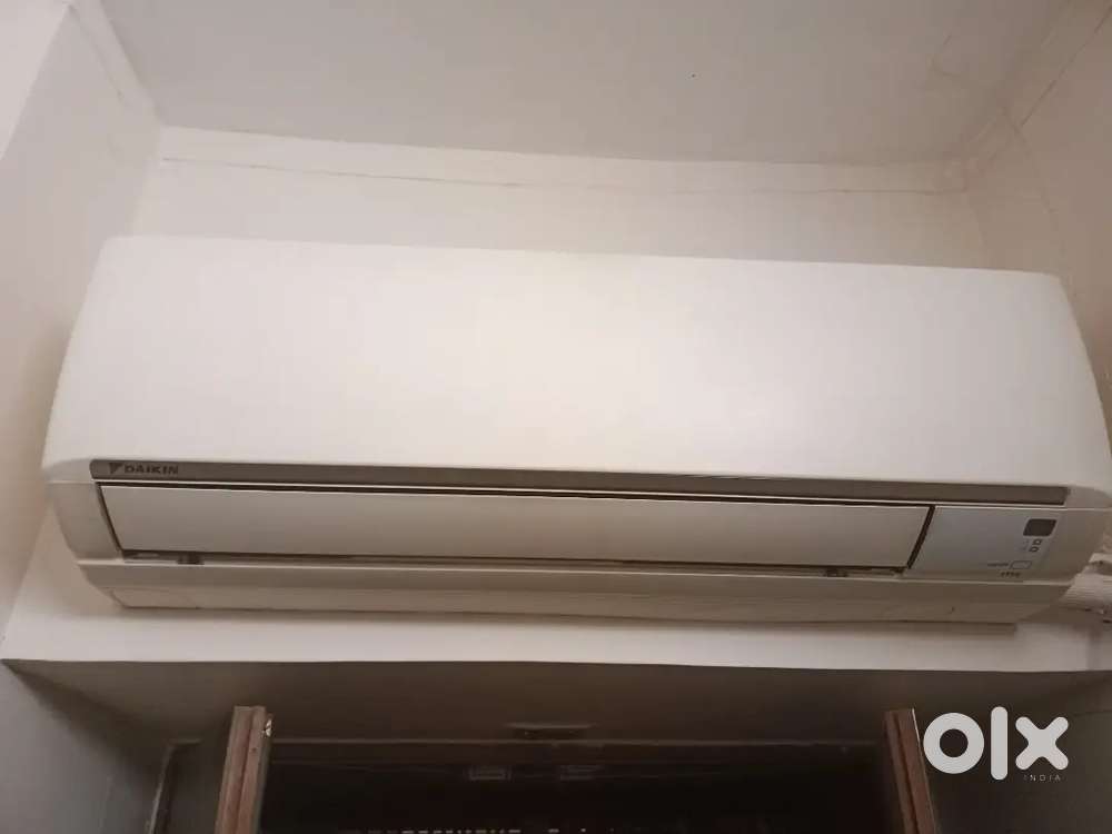 Daikin 1 ton split non inverter 5 star ac