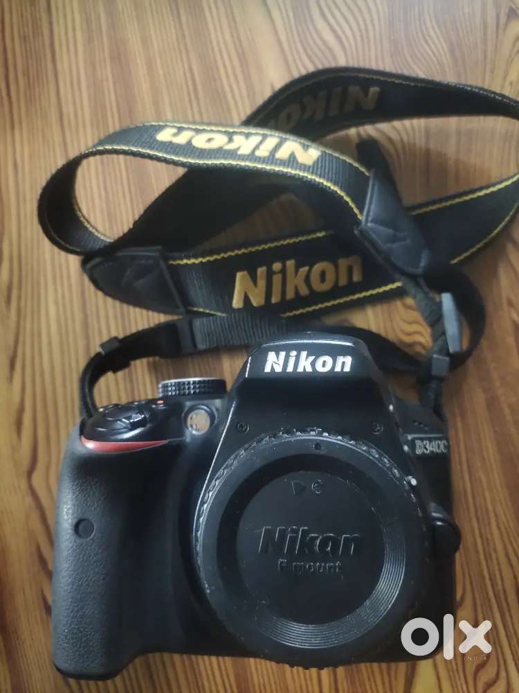 Nikon D 3400 with 18-55 and 70-300 lance