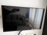 32-inch Smart TV – Excellent Condition