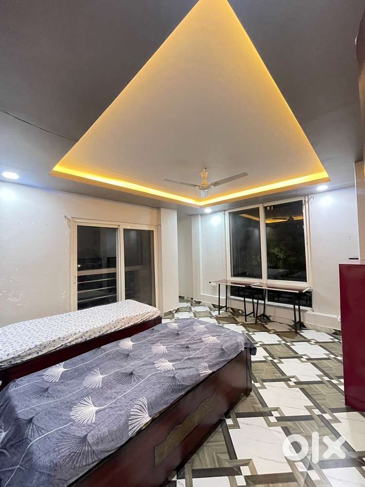 BEST GIRLS PG IN ALIGANJ