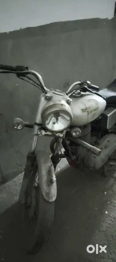 2005 modal elactra enfeild bullat left site break DL number expire hai