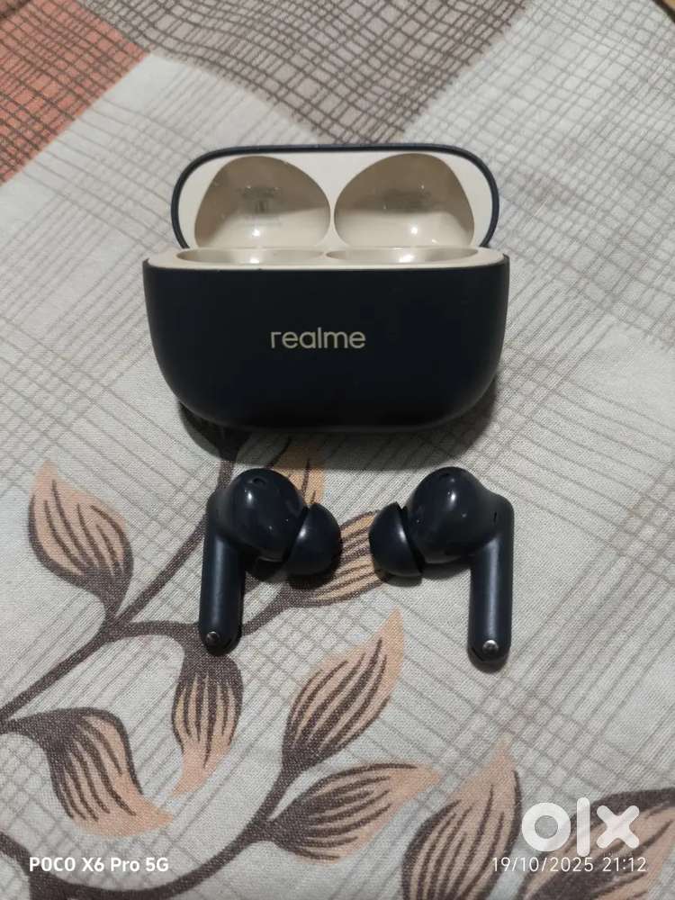 Title- Realme T300 And Realme techlife T100