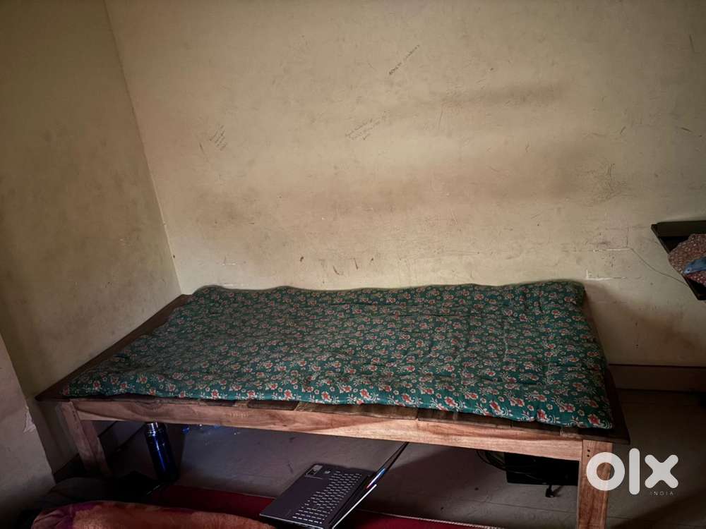 Single bed along with mattress