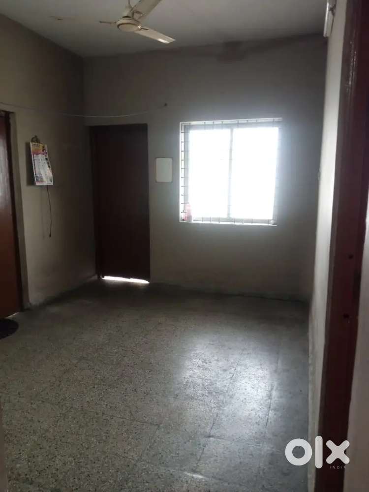 Independent flat only boys