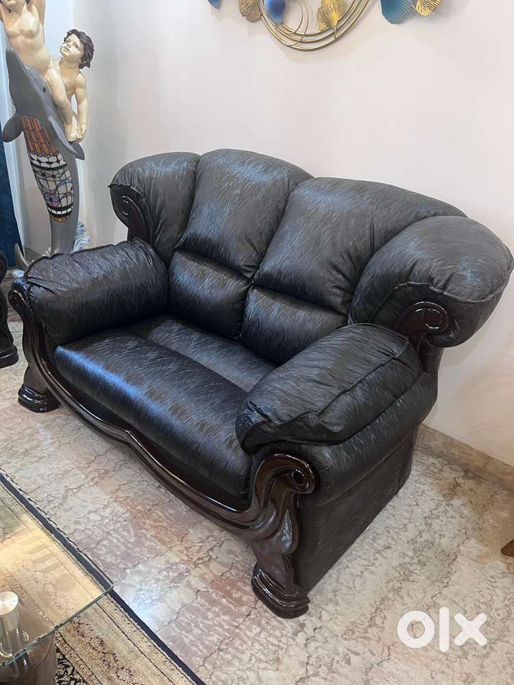 Premium 7 Seater Sofa Set with Settee-Excellent Condition (Negotiable)