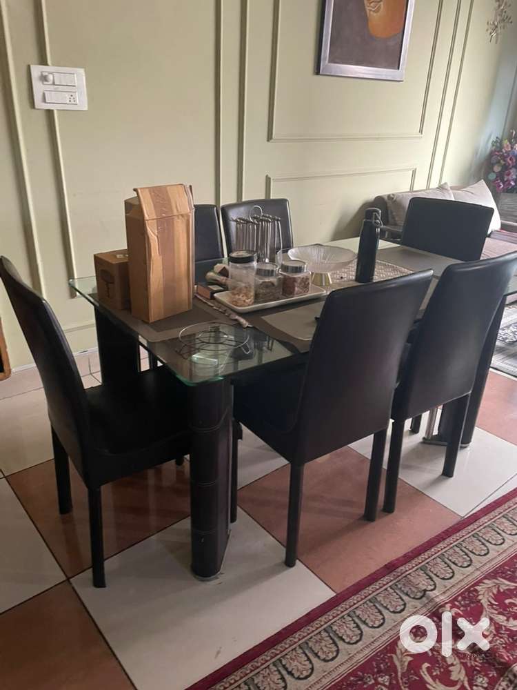 Dining table glass with 6 chairs