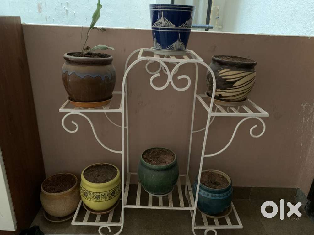 7 flower pots with stand