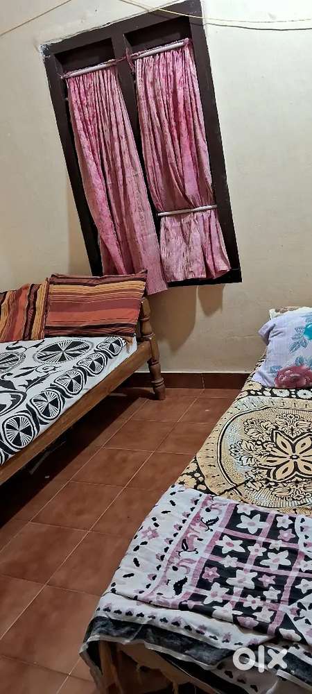 Room sharing for ladies. Only 3000