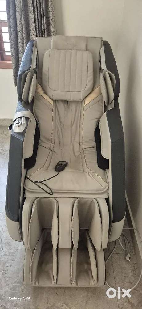 Massaging chair