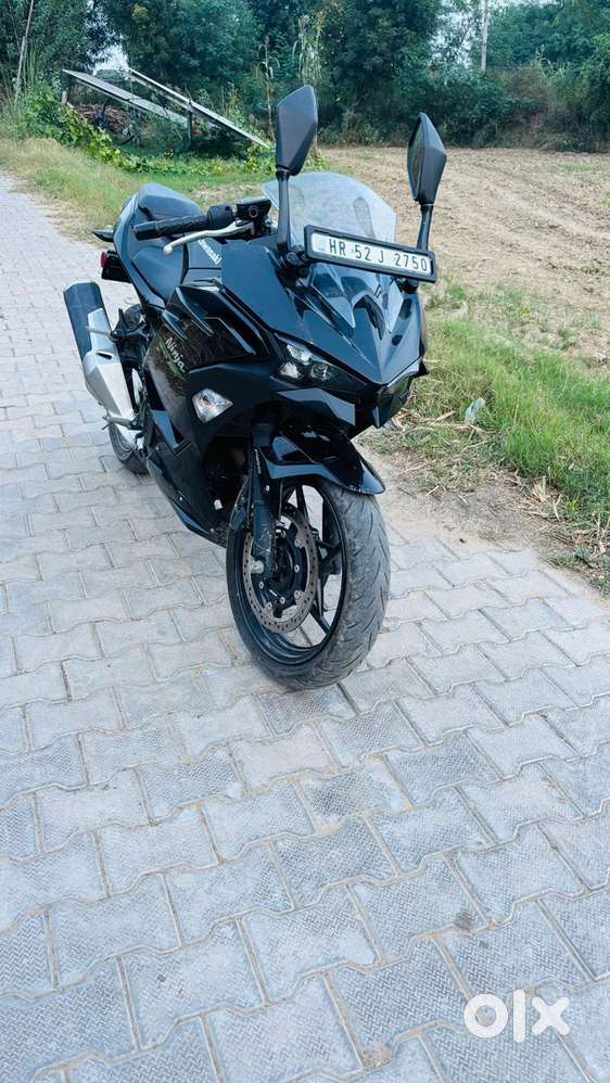 Kawasaki Ninja 500 Got it as a Gift but selling bcoz i have no intres