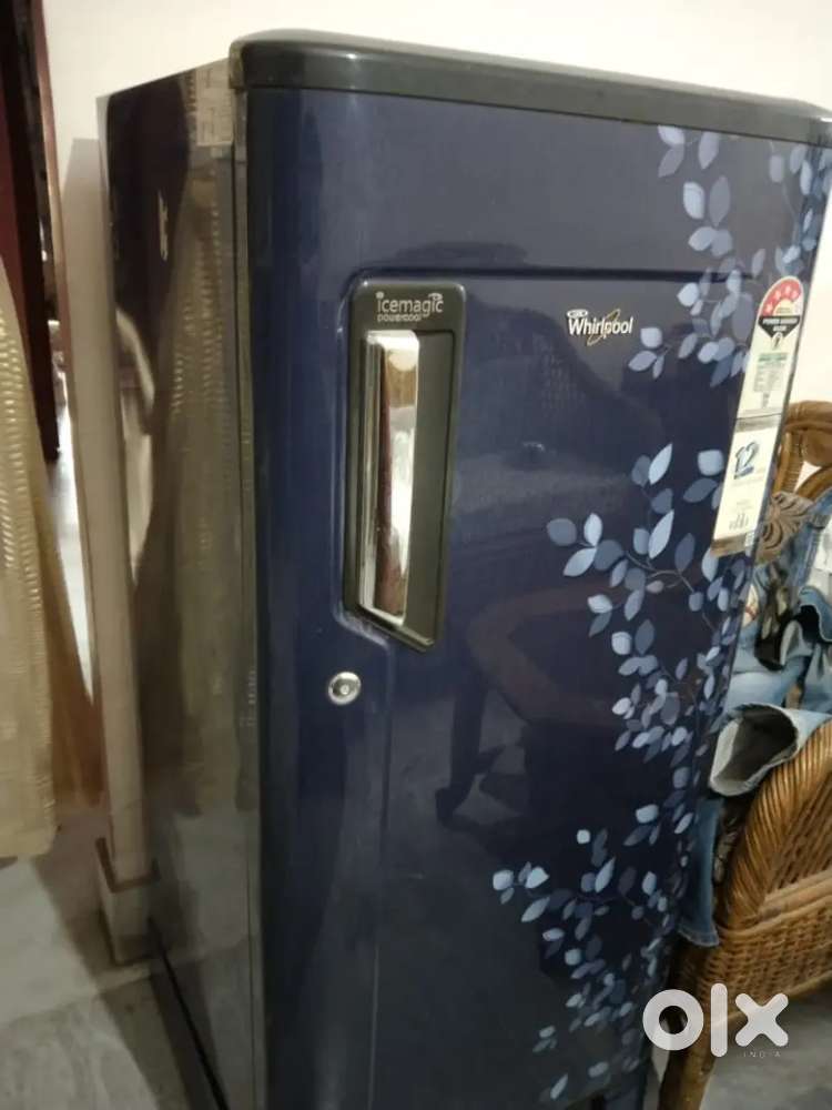 Rs 7000 whirlpool fridge in good condition.