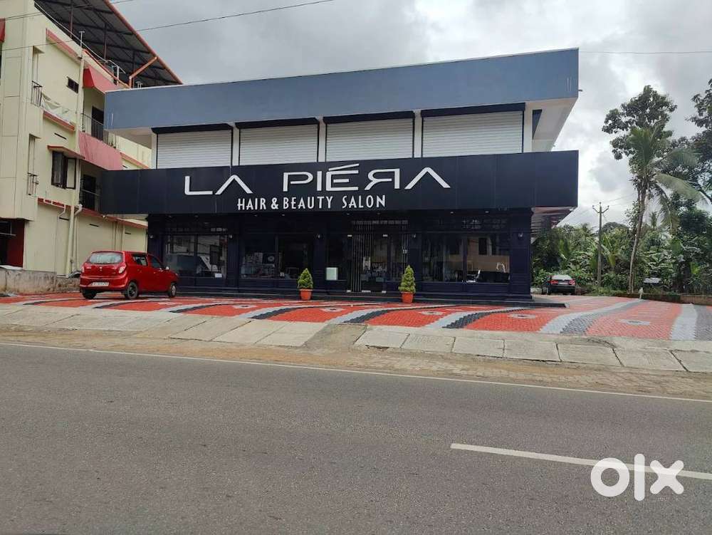 Prime Commercial Office/Shop/Showroom space for rent on first floor