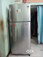 Samsung double door 440 litre fridge in working condition.