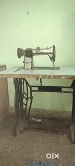 MERRIT SEWING MACHINE