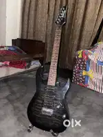 Well maintained guitar not a single scratch with good sound