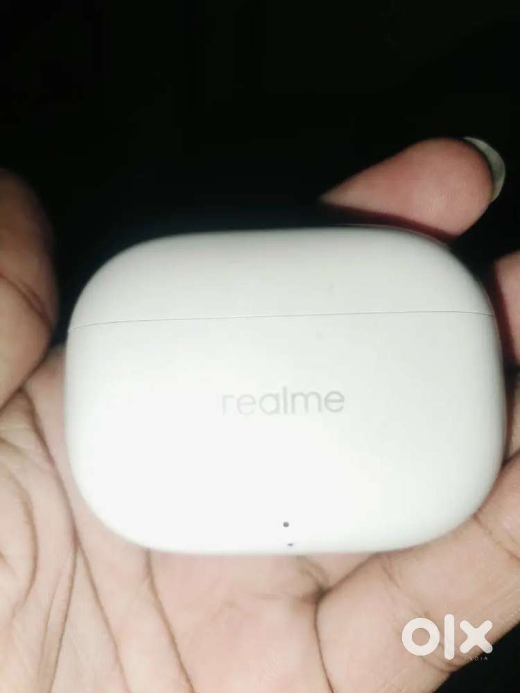 Truly wireless Earbuds