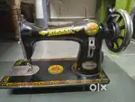 Sewing machine head