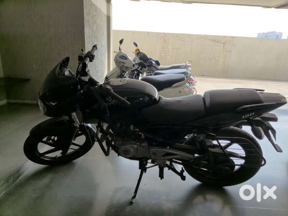 BAJAJ PULSAR 180CC
