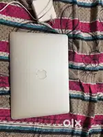 apple macbook air.