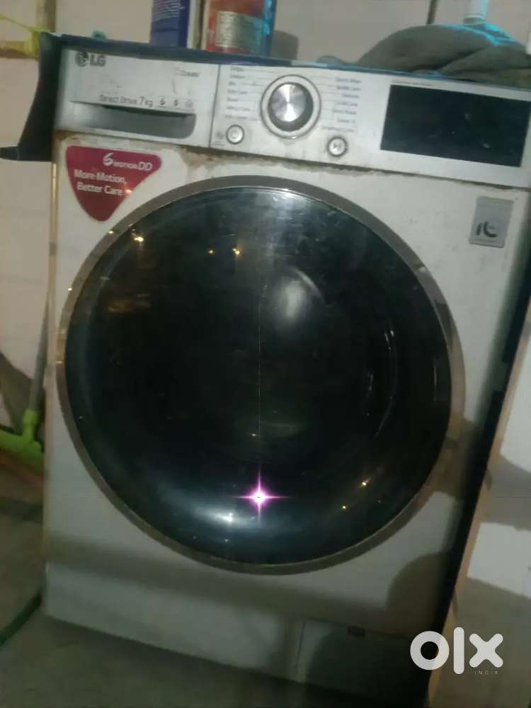 Selling washing machine @ 6000, due to shifting