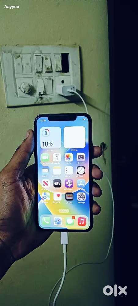 I PHONE X FULL NEET CONDITION SCRATCHLESS