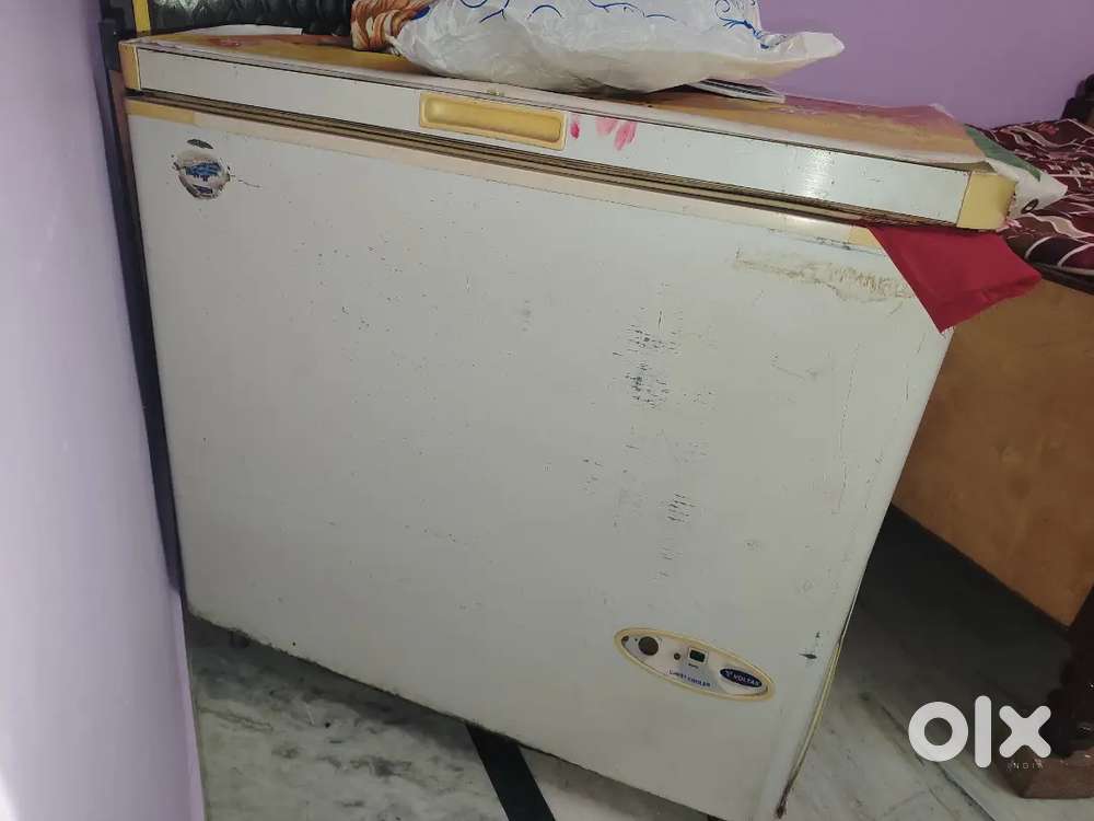 Voltas fridge for shop