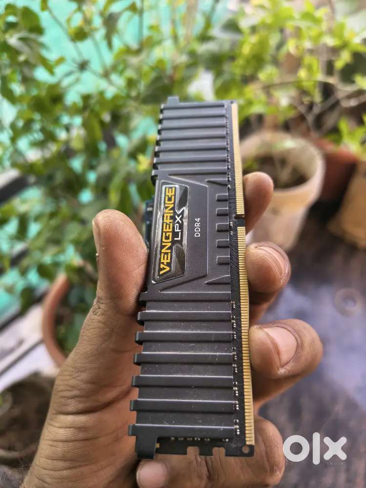 Corsair vegenance 8GB DDR4 HIGH PERFORMANCE GAMING RAM