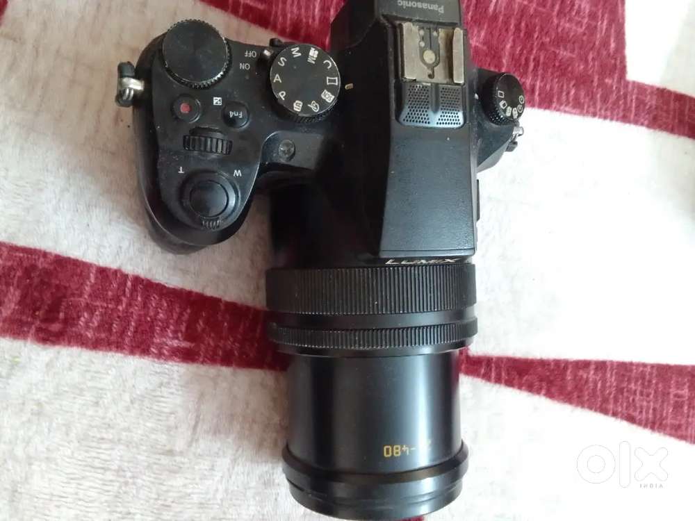 Lumix digital camera FZ2500 Focus problem